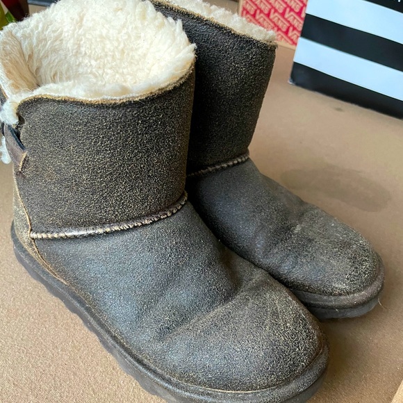 Bearpaw size 7 short boots - Picture 1 of 4
